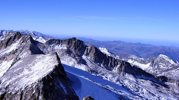 Le Pic d'Aneto et ses derniers glaciers.